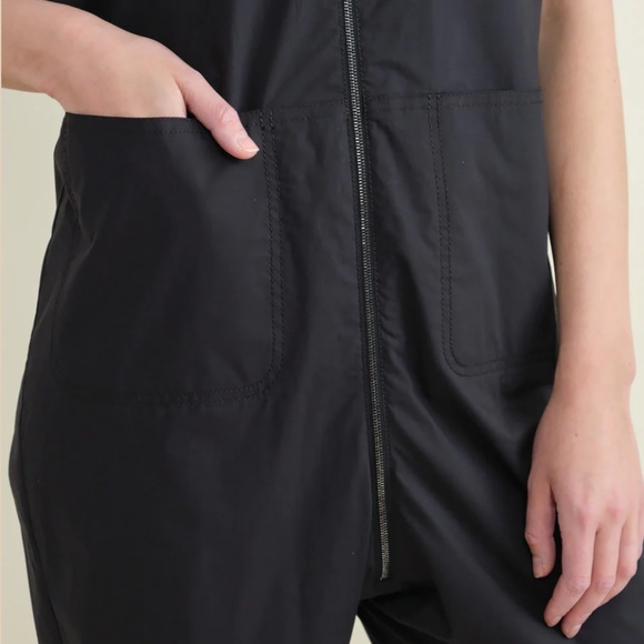 ❌ SOLD ❌  Barrie Jumpsuit in Black *NWT* Sz. 10 - Sold Out - Picture 8 of 11